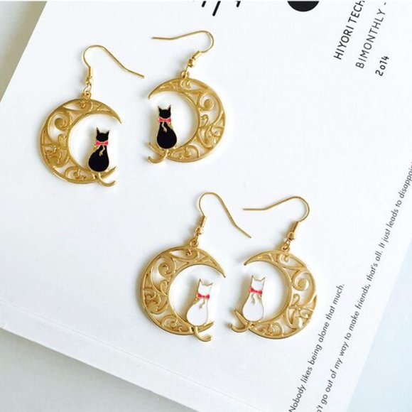 Exquisite Moon Cat Earrings - Black - Picture 4 of 10